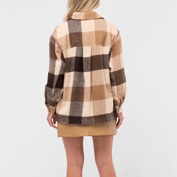 New Tan Plaid Flannel Jacket Shacket - Picture 8 of 9